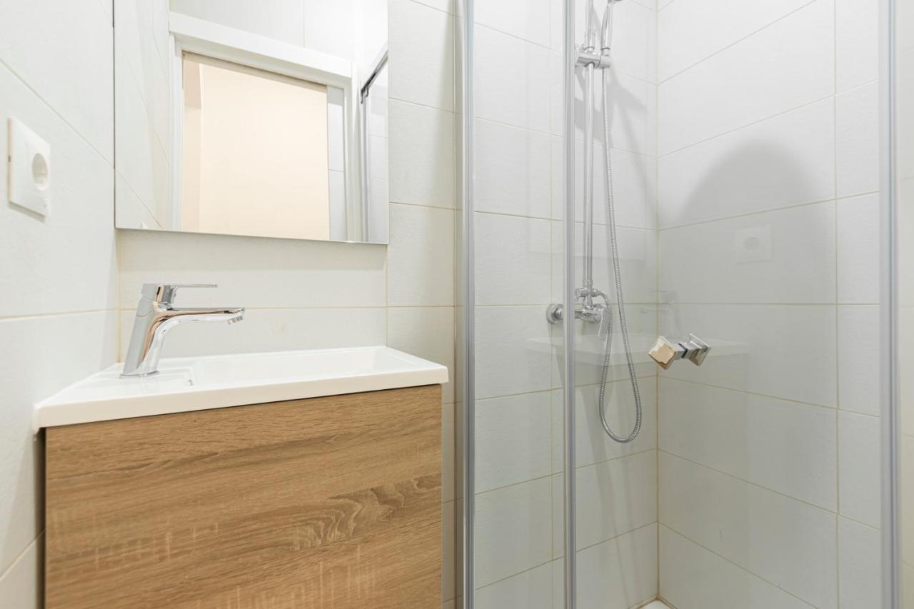 Luciente Apartment มาดริด ภายนอก รูปภาพ